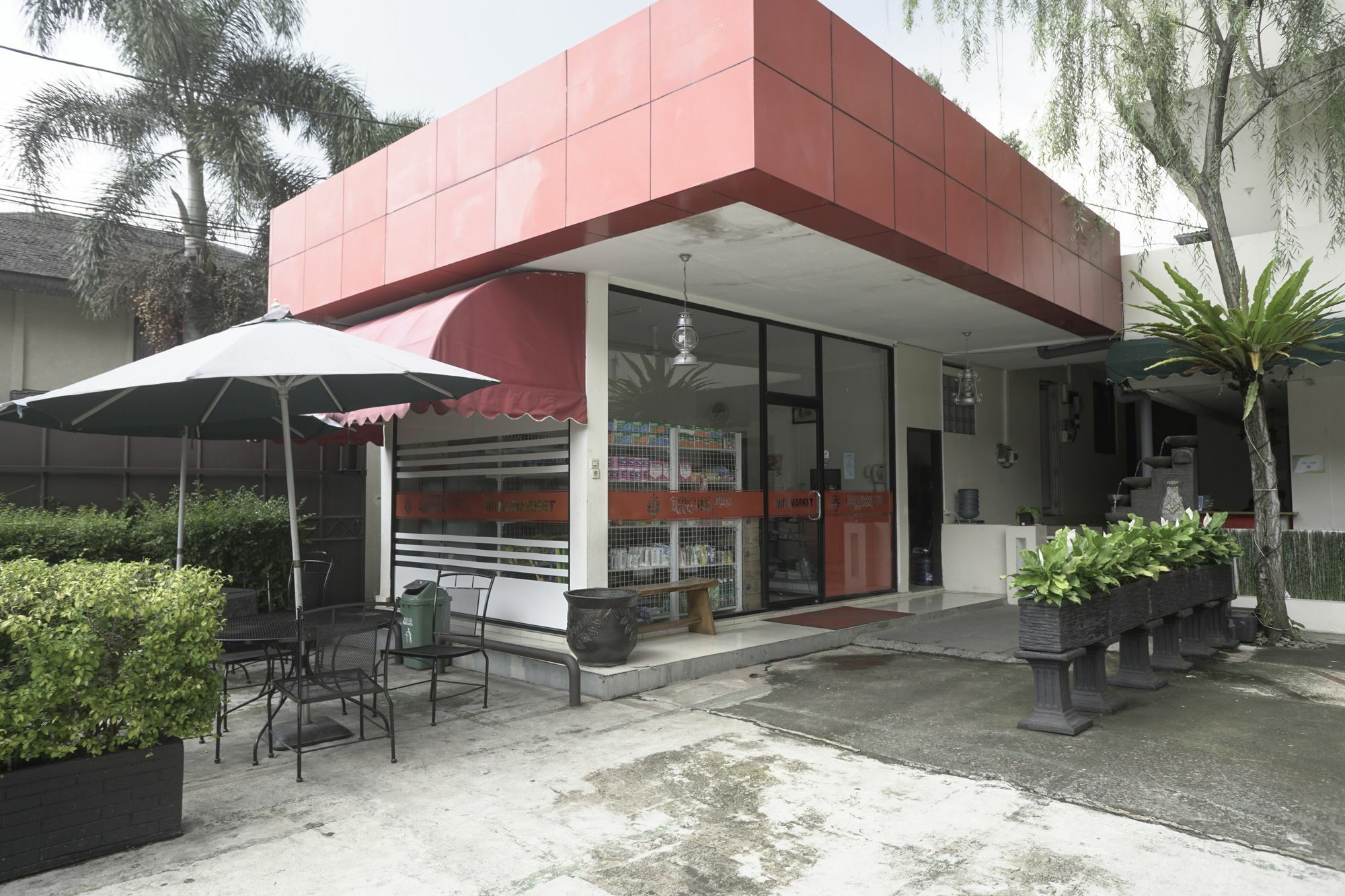 Reddoorz Plus @ Ciumbuleuit Area Bandung Exteriör bild