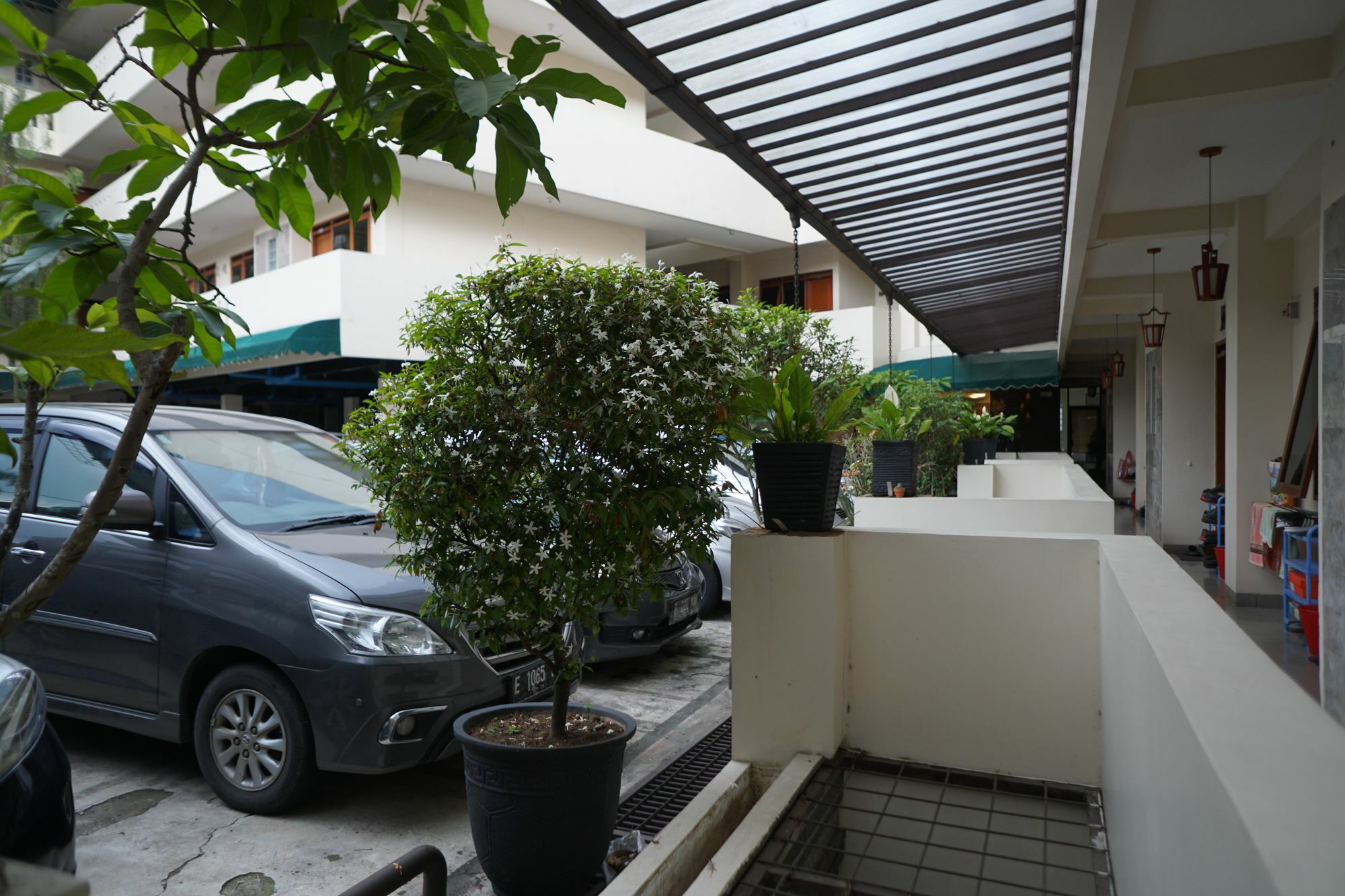 Reddoorz Plus @ Ciumbuleuit Area Bandung Exteriör bild