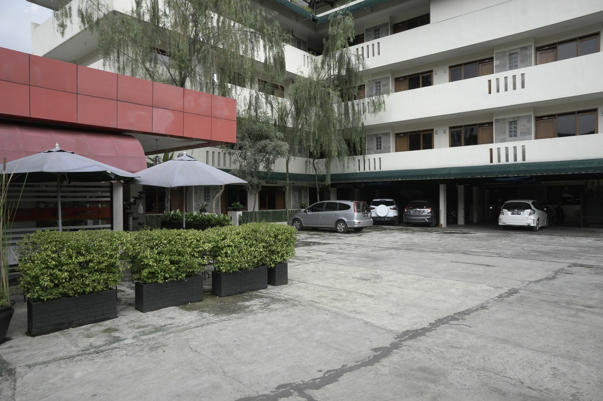 Reddoorz Plus @ Ciumbuleuit Area Bandung Exteriör bild